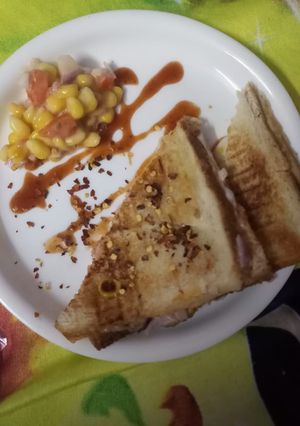 A picture of Cheesy corn sandwich.