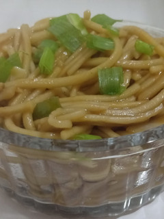 વેજ નૂડલ્સ(Veg Noodles Recipe in Gujarati) રેસીપી મુખ્ય ફોટો