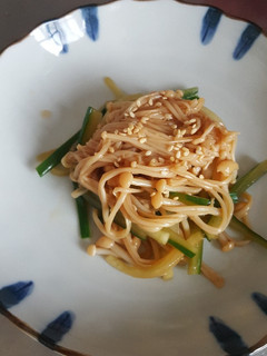 涼拌金針菇 的食譜成品照片