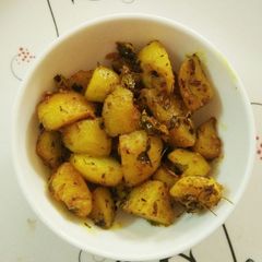 A picture of Jeera aaloo dhaba style.