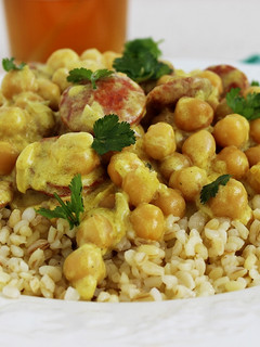 Currys csicseriborsó bulgurral recept fotója