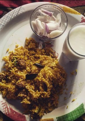 સોયાબીન પુલાવ(soyabeen pulav recipe in gujarati) રેસીપી મુખ્ય ફોટો