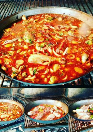 Una foto de Paella
