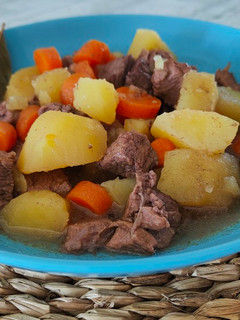Una foto de Estofado de ternera en olla FryCook MasterPro
