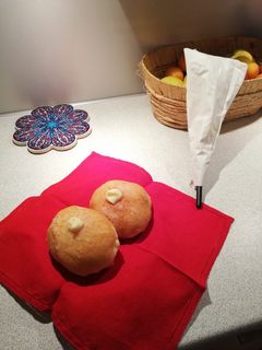 Foto di Bomboloni con la crema pasticcera