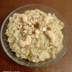 A picture of Lauki Ka halwa.