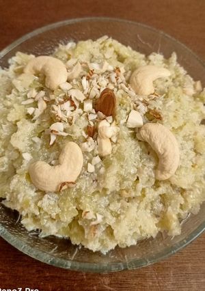 A picture of Lauki Ka halwa.