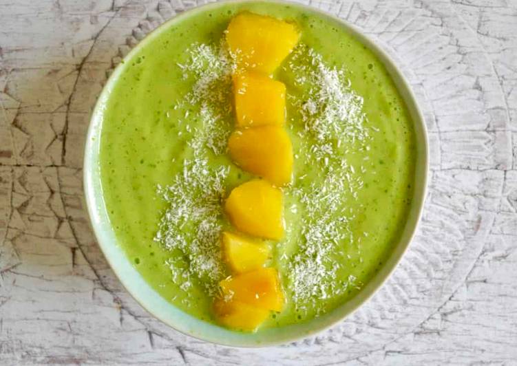 Recipe of Perfect Pineapple Smoothie Bowl