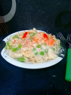 व्हाइट सॉस मैकरॉनी (White sauce macaroni recipe in Hindi) रेसिपी मुख्य फोटो
