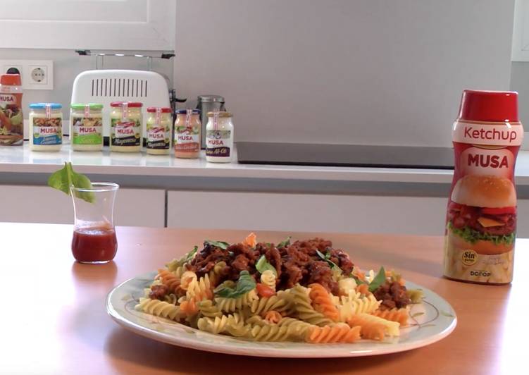 Espirales vegetales con bolognesa de ketchup