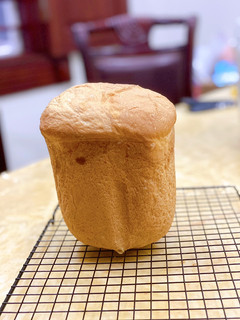Hình của món Eat clean: Bánh mì nguyên cám.