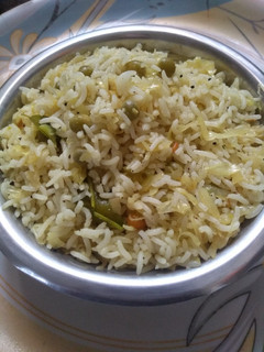 கோஸ் பட்டாணி ரைஸ் (Kose pattani rice recipe in tamil) செய்முறை முக்கிய புகைப்படம்