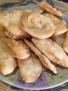 ફરસી પૂરી (Farsi Poori Recipe In Gujarati) રેસીપી મુખ્ય ફોટો