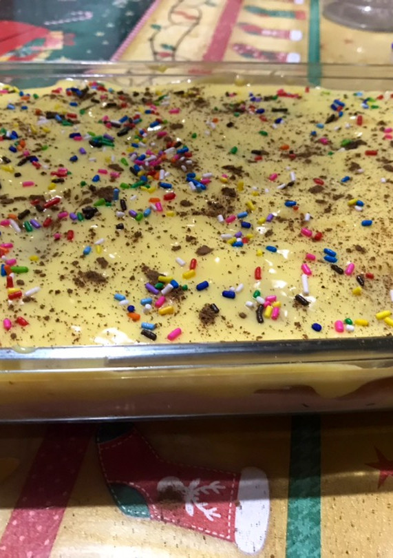 Una foto de Postre helado de dos sabores sobre vainilla