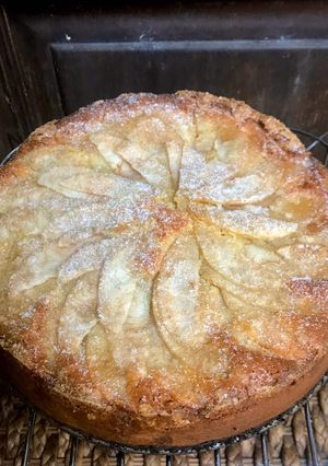 A picture of Pear Mascarpone Cake.