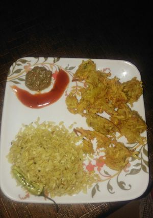A picture of Crunchy aloo pakora.