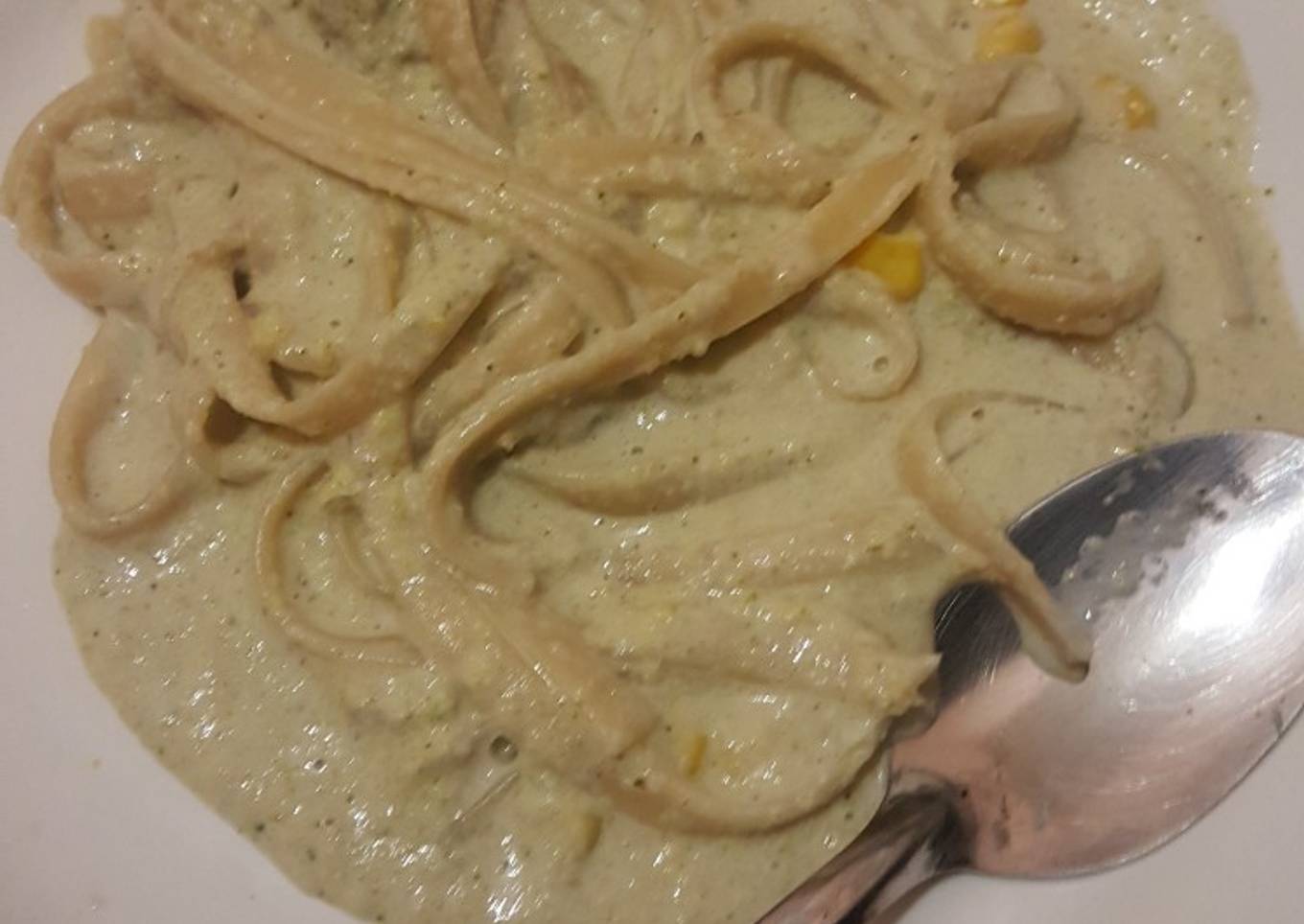 Fettuccine en crema de brócoli y champiñones