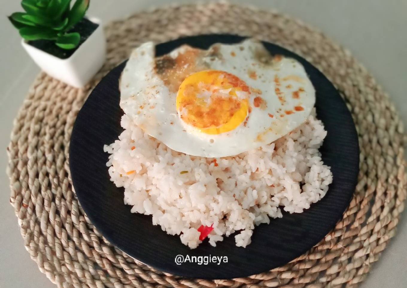 Nasi Liwet (Olahan Nasi Sisa)