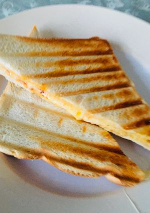 A picture of Spicy garlicky grill cheese.