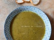 Une photo de soupe potiron pommes de terre