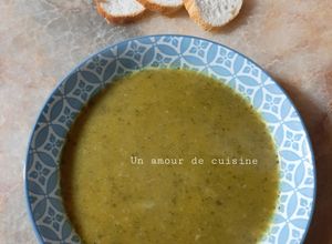Une photo de Velouté de potiron, pomme de terre et céleri 🥣