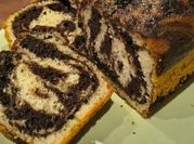 Una foto de budín con leche chocolatada