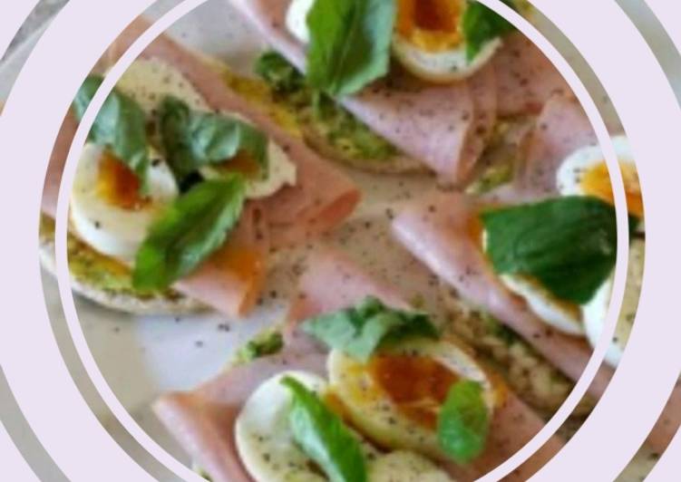 Step-by-Step Guide to Prepare Quick Ham salad Cruskits or rice cakes with eggs!