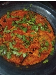 દહીં તીખારી રેસીપી મુખ્ય ફોટો