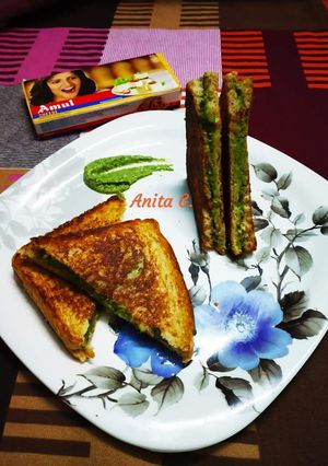 A picture of Cheese Chilli Sandwich.