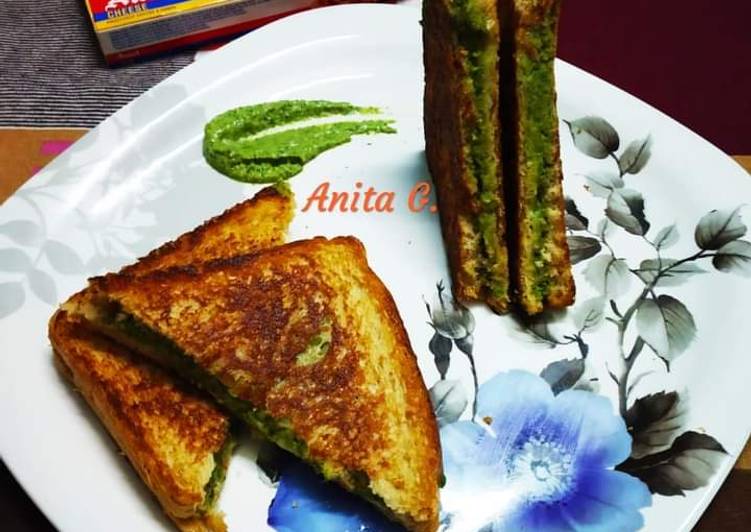 Recipe of Favorite Cheese Chilli Sandwich