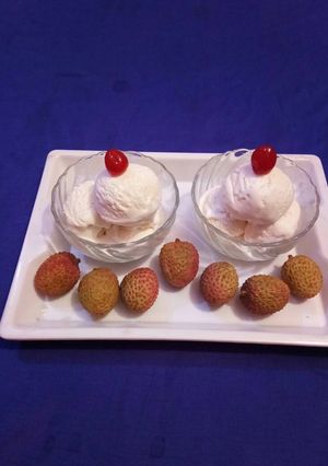 लीची बर्फ क्रीम (Litchi ice cream recipe in hindi) रेसिपी मुख्य फोटो