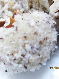 A picture of Coconut laddu.