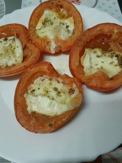 Foto principal de Tomates rellenos de queso mozzarella