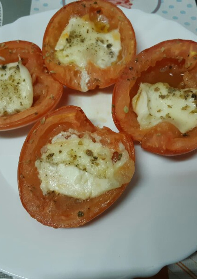 Una foto de Tomates rellenos de queso mozzarella