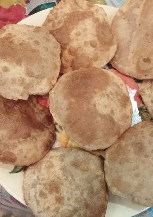 अजवाइन की पूरी (ajwain ki puri recipe in Hindi) रेसिपी मुख्य फोटो