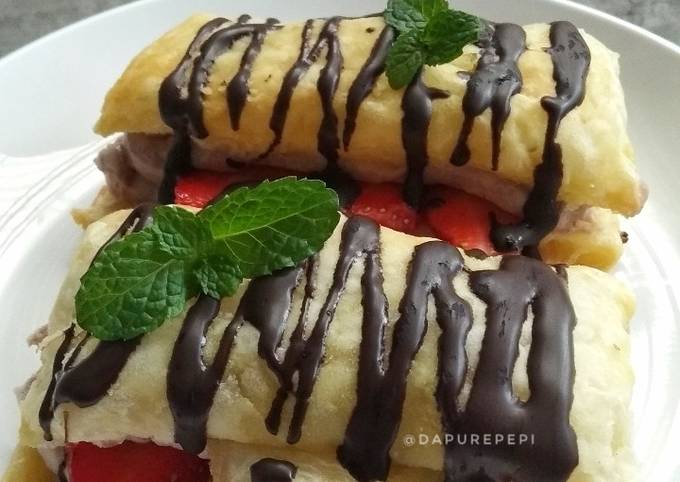 Strawberry Choco Cream Puff Pastry 🍓🍫