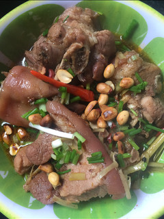 Hình của món Thịt giò heo hon sả.