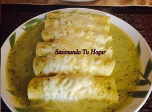 Una foto de Enchiladas Suizas a mi estilo💖