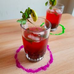 A picture of Mint Hibiscus Iced Tea.