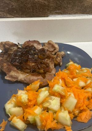 Una foto de Cebolla caramelizada para acompañar tus carnes 🤌🏻