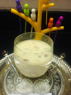 ખીર(kheer recipe in gujarati) રેસીપી મુખ્ય ફોટો