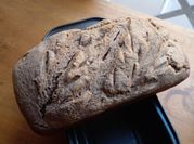 Una foto de pan de molde con centeno