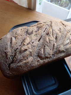 Una foto de PAN de molde con MASA MADRE