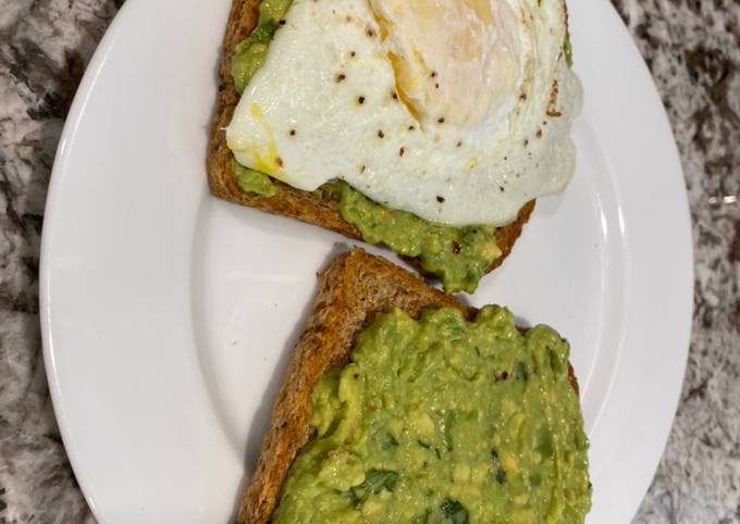Steps to Make Any-night-of-the-week Avocado toast and 🥚