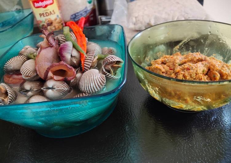 Step-by-Step Guide to Make Super Quick Homemade Kerang rebus sambal kacang