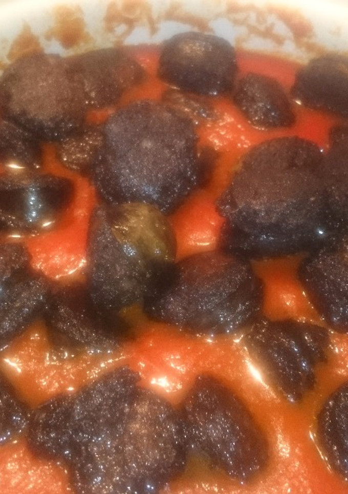 Una foto de Morcilla lustre  con tomates fritos