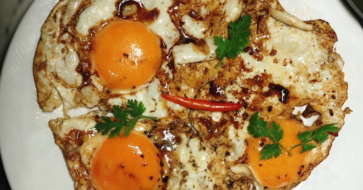Món trứng ốp la sốt xì dầu phổ biến trong bữa sáng hay bữa trưa?
