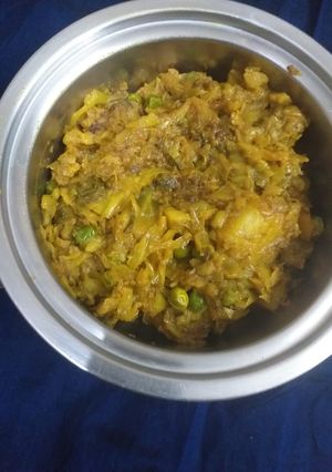 বাঙালির বাঁধাকপি ডালনা (badhakopir dalna recipe in Bengali) রেসিপির প্রধান ছবি
