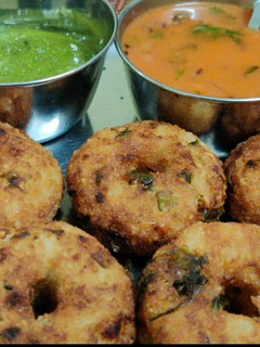 ફરાળી મેંદુવડા - સાંભાર (Farali Menduvada-sambhar in Gujarati) રેસીપી મુખ્ય ફોટો
