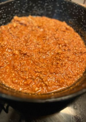 Una foto de Salsa boloñesa con chalotas y calabaza asada